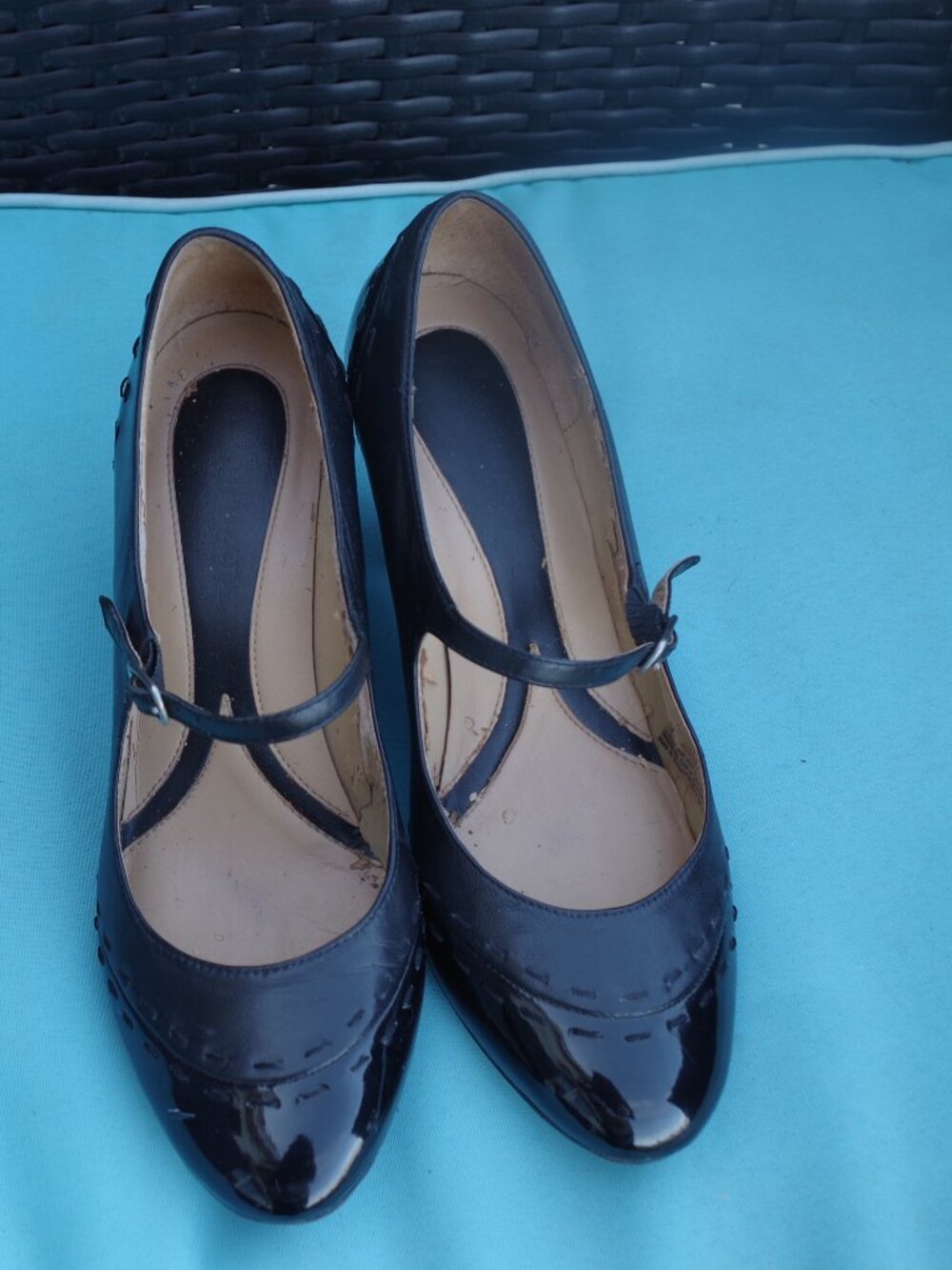 Black Naturalizer Size Six